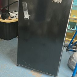 Teccpo Mini Refrigerator  Model:TAMF06