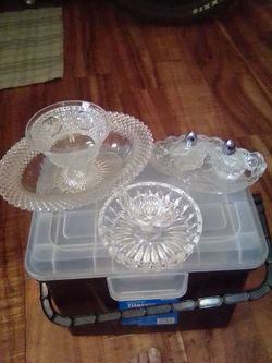 Vintage glassware different kinds it's not a set