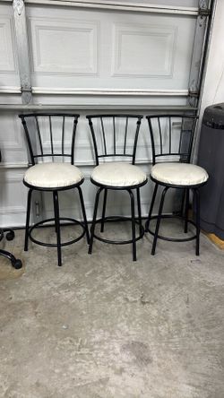 3 Bar Stools