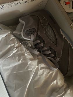 Grey wolf retro wolf 5