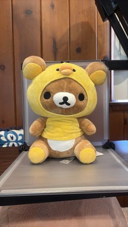 Y665-NWT San-X Rilakkuma dressed in a Kiiroitori (yellow duck/chick) outfit
