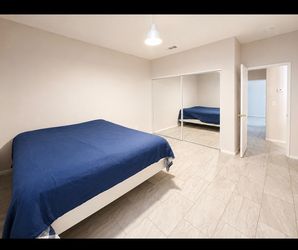 King size mattress and box