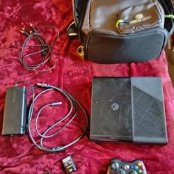 Xbox 360 E With Official Xbox 360 Backpack And Controller+ Battery Pack 