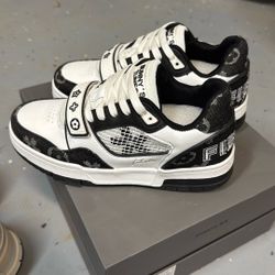 Woman’s Shoes