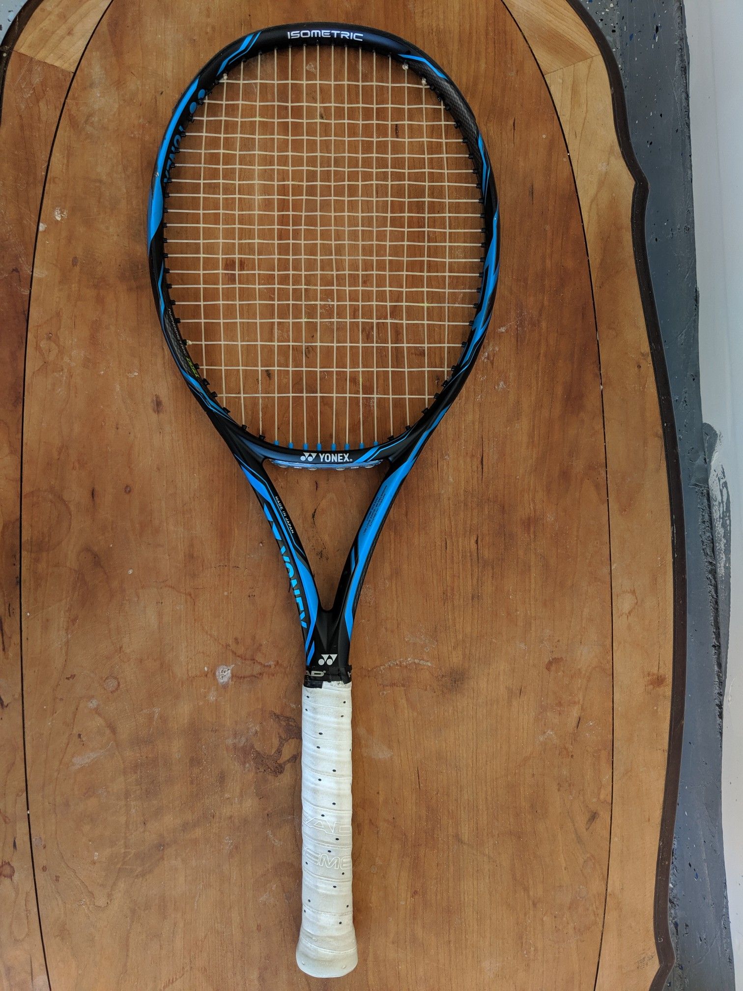 Yonex Ezone DR 98 plus tennis racket