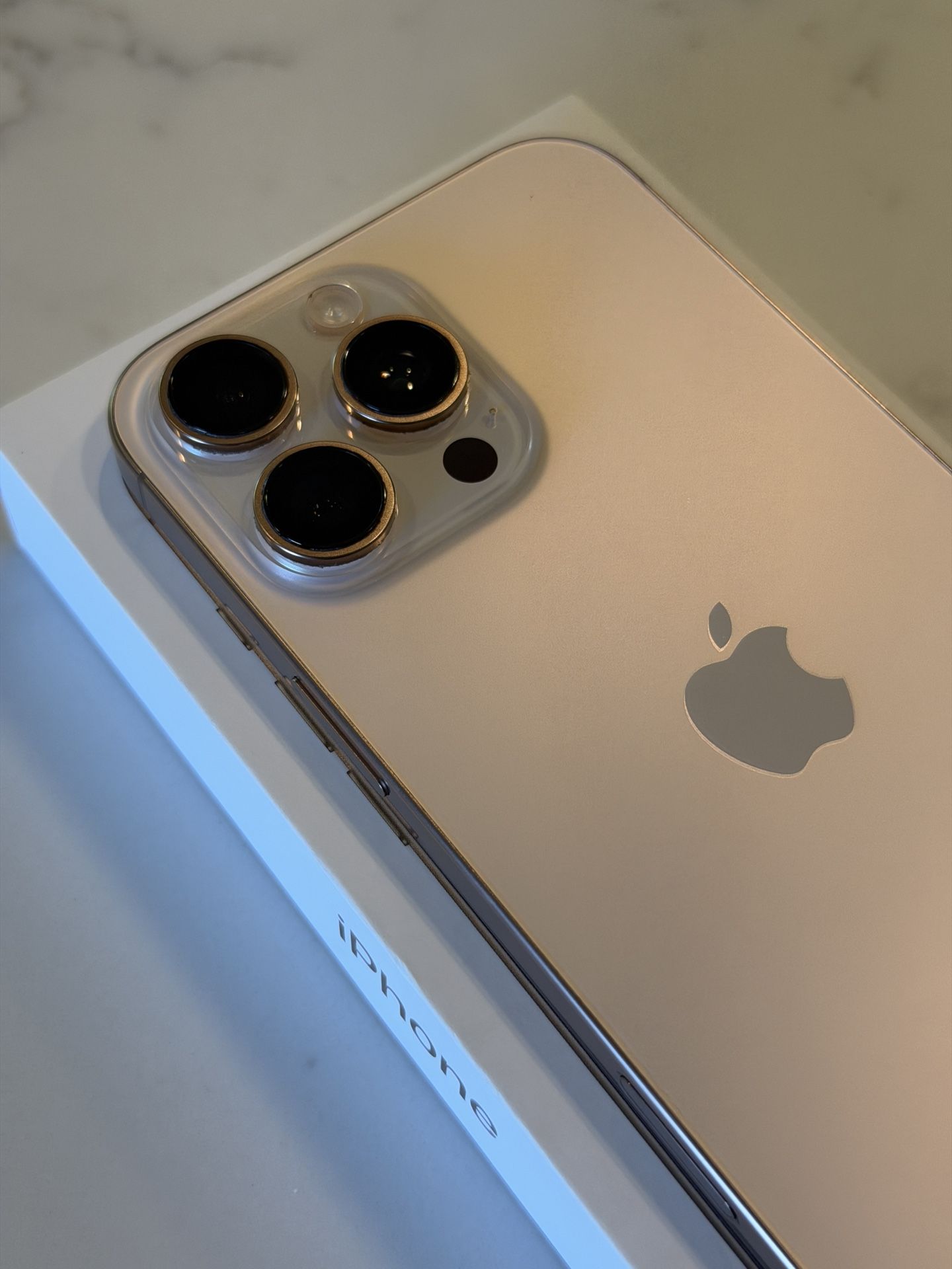 iPhone 16 Pro Max - 512GB - Desert Titanium - Carrier Unlocked