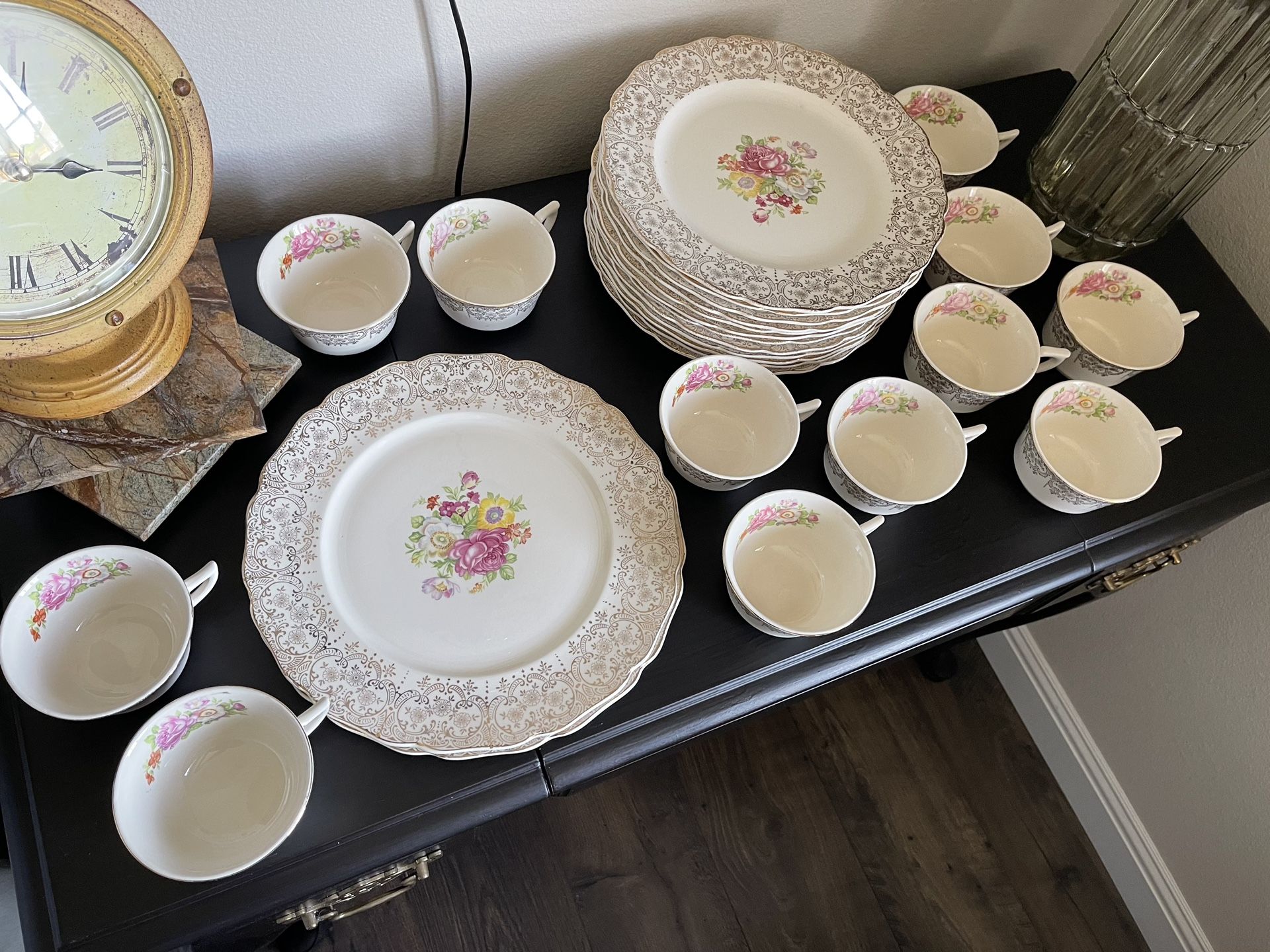 Vintage Laejan 22 Karat Gold Dishes by Keystone Canonsburg Pottery Co, 26 pc