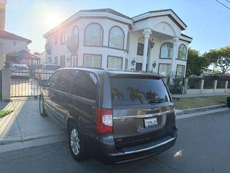 2016 Chrysler Town & Country