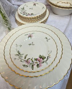 Syracuse China Apple Blossom service for 8 dinner set