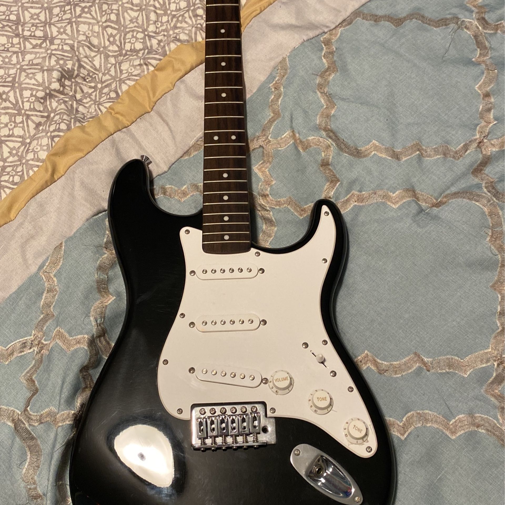 Squier Strat Electric Guitar