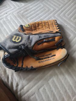 Wilson Genuine Leather Baseball Glove