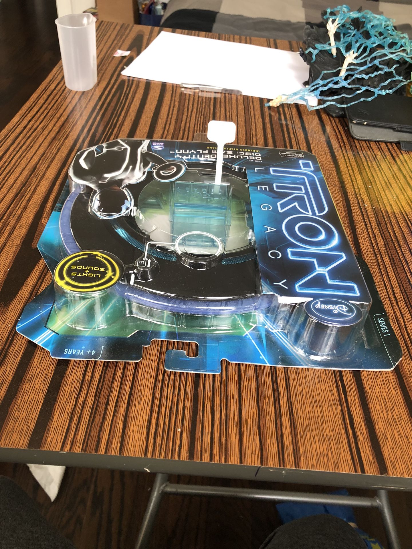 Tron Legacy Deluxe Identify Disc:Sam Flynn Lights And Sounds Spin Master  Series1 for Sale in Brooklyn, NY - OfferUp