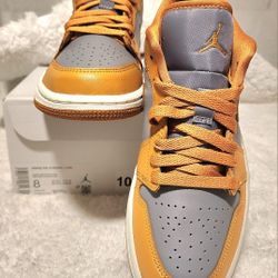 Air Jordan 1 Low  Size 8 WMNS ;  6.5 Youth
