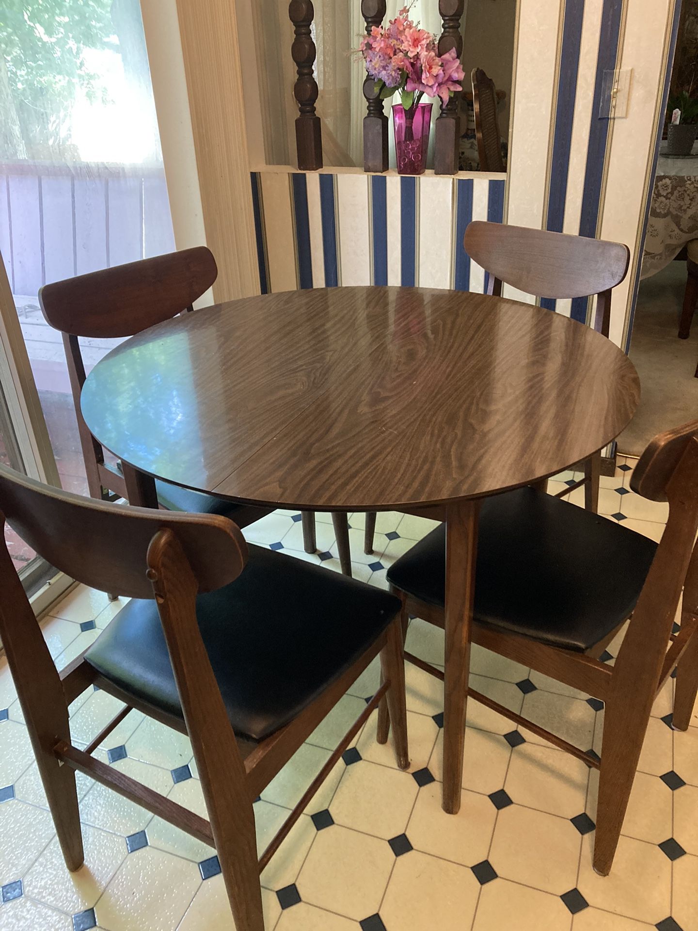 Kitchen Table And Chairs