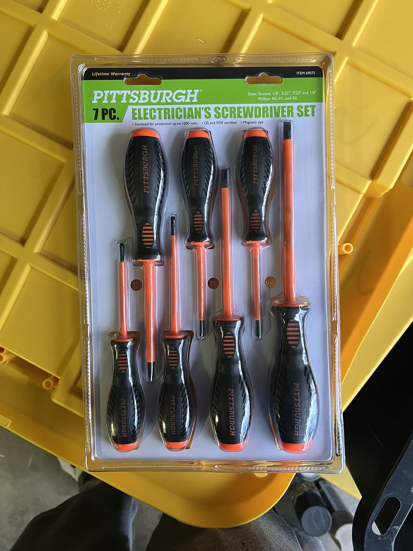 Pittsburgh 7 Pc. Electricians Screwdriver 