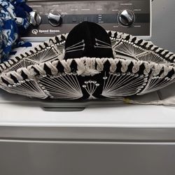 3 Pigalle Mariachi Sombreros