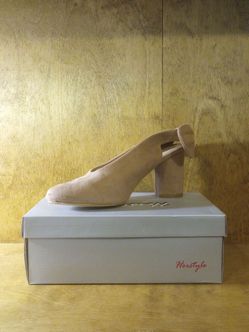 Pointed-toe Slingback Block Heel