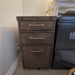 3-drawer File Cabinet On Wheels