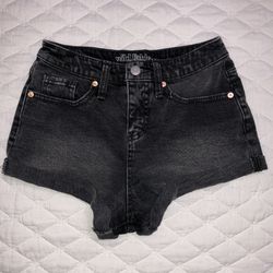 BLACK LIGHT WASHED SHORTS