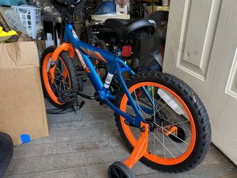2- Little Kids Bicycle. Excellent Condition