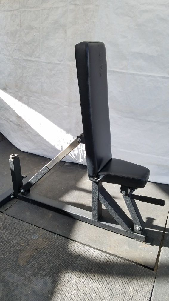 EXERCISE FITNESS EXCELLENT CONDITION E.T.E COMMERCIAL GRADE VERY SOLID AND STURDY ADJUSTABLE BENCH WITH WHEELS FOR EASY TRANSPORT
