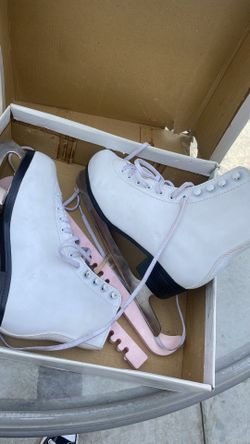 Ladies White Leather Ice Skates