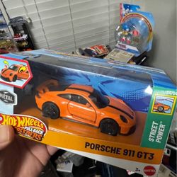 Hot Wheels Porsche Medium Scale