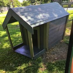 Large Handcrafted Dog House.    Formula One Elroy Area.    