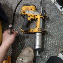 Dewalt DCGG571 Grease Gun