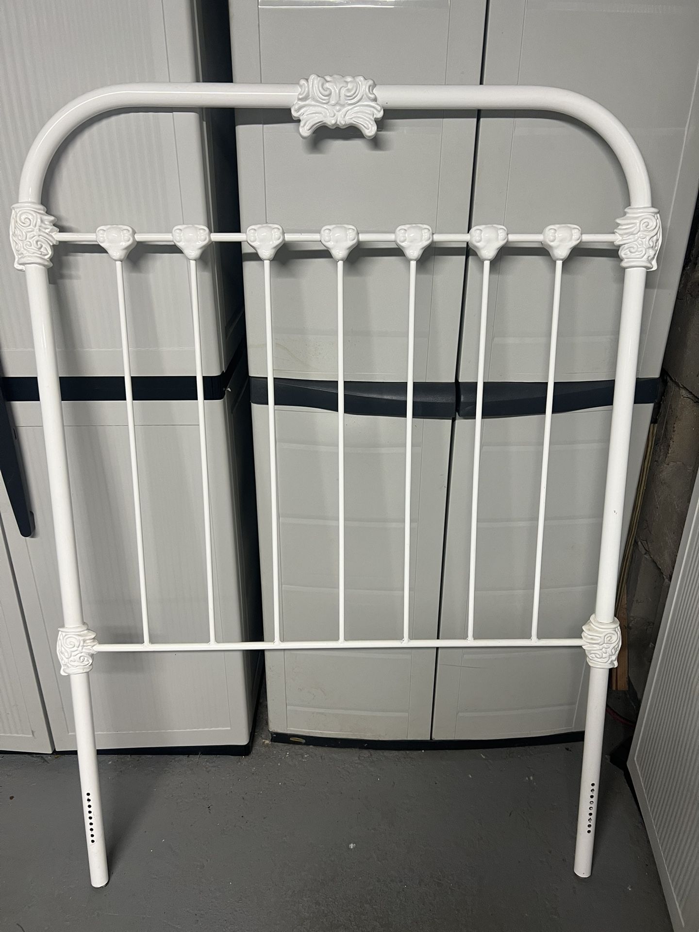 Iron Head Board - Twin Size