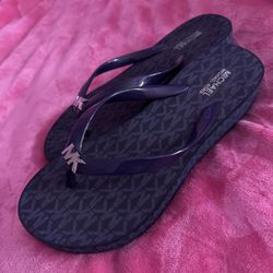 Michael Kors Navy Platform Flip Flops – Women’s 8 (Fits Like A 7)