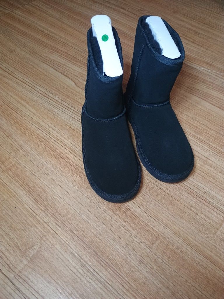 Koolaburra by UGG Black Suede Faux Fur Lined Boots
