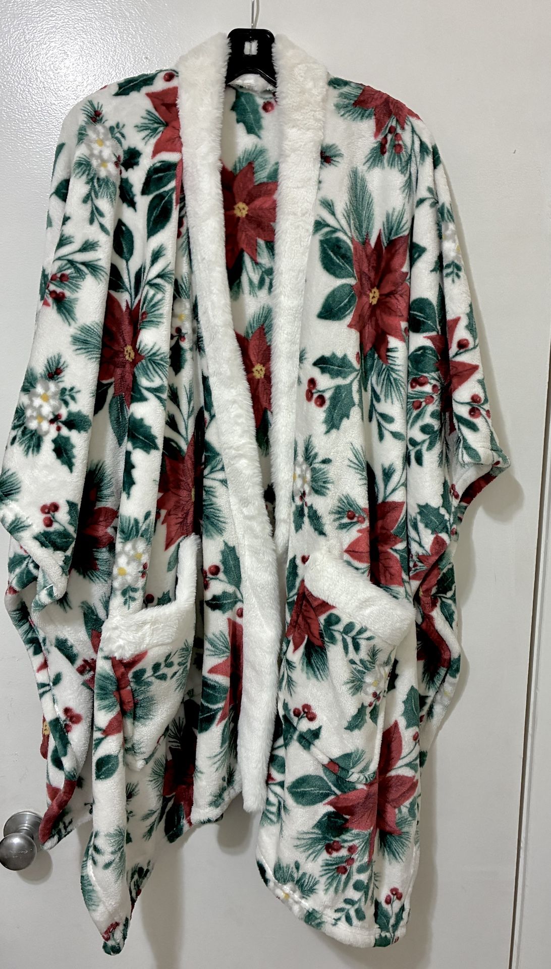 FLORAL FLEECE WRAP