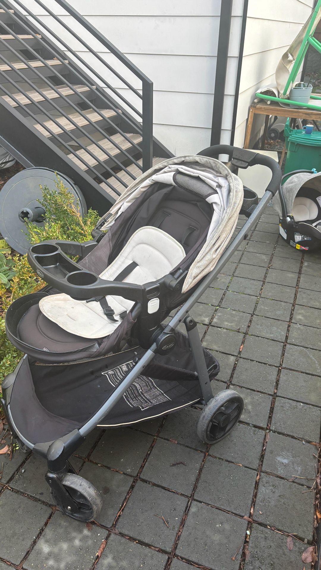 3-in-1 Graco Stroller + Car Seat - $55 IF PICK UP BEFORE 12/09