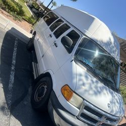 Dodge Van 2500