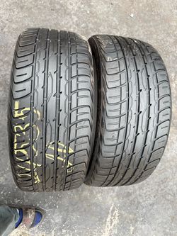 Set of 2 nice tires 245/35/20 ( We install & balance)