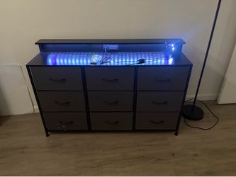 9-Drawer Dresser with LED Lights