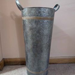 22" Galvanized French Bucket