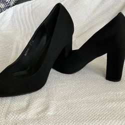 Chunky 4” heels size 7.5 black suede