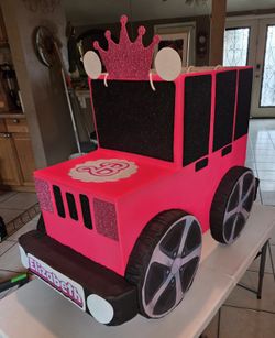 Glo's Custom Made Piñatas 
