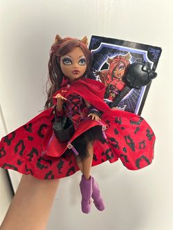 Clawdeen Little Red Riding Hood