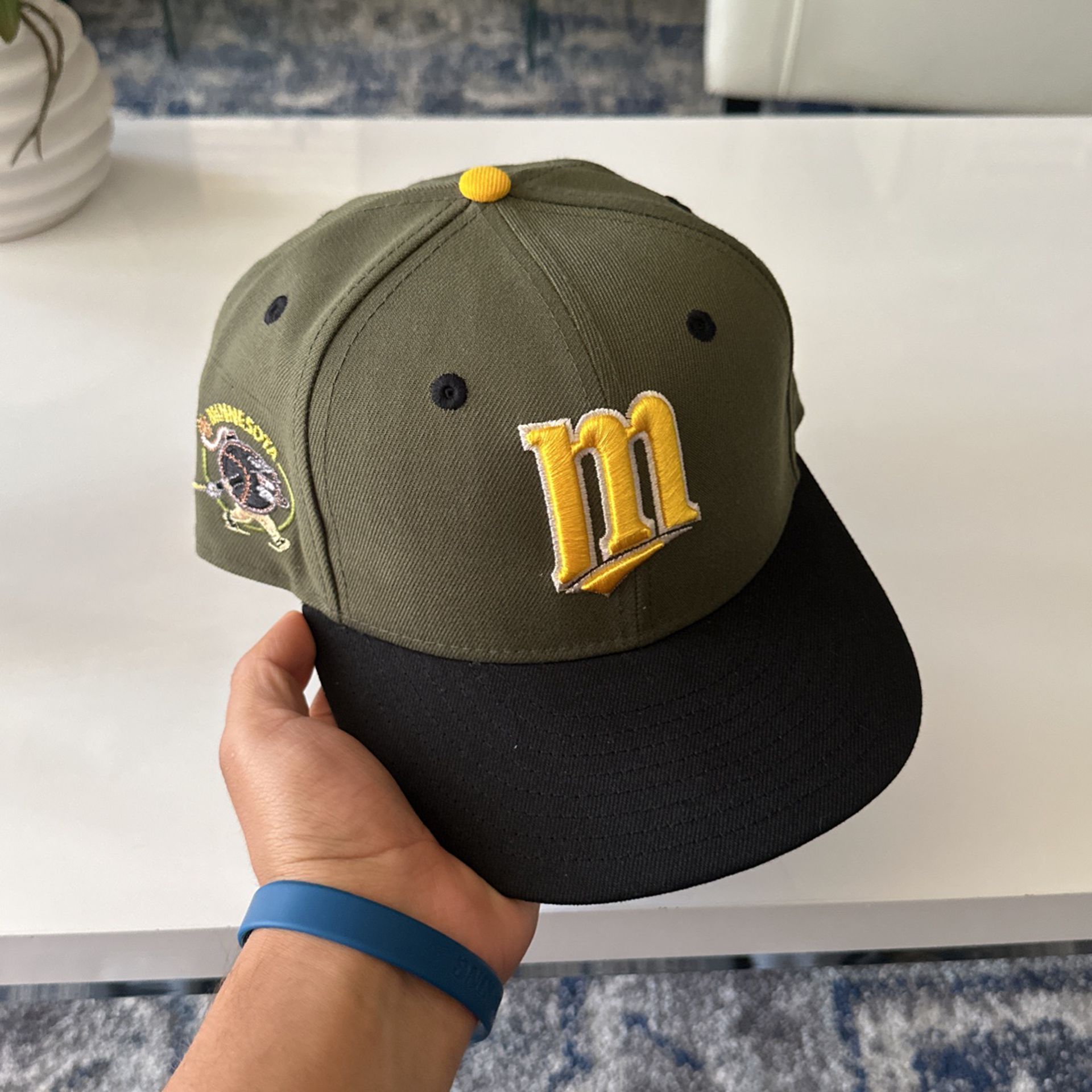 Size 7 1/4 Minnesota Fitted 