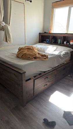 Full bed frame + mattress