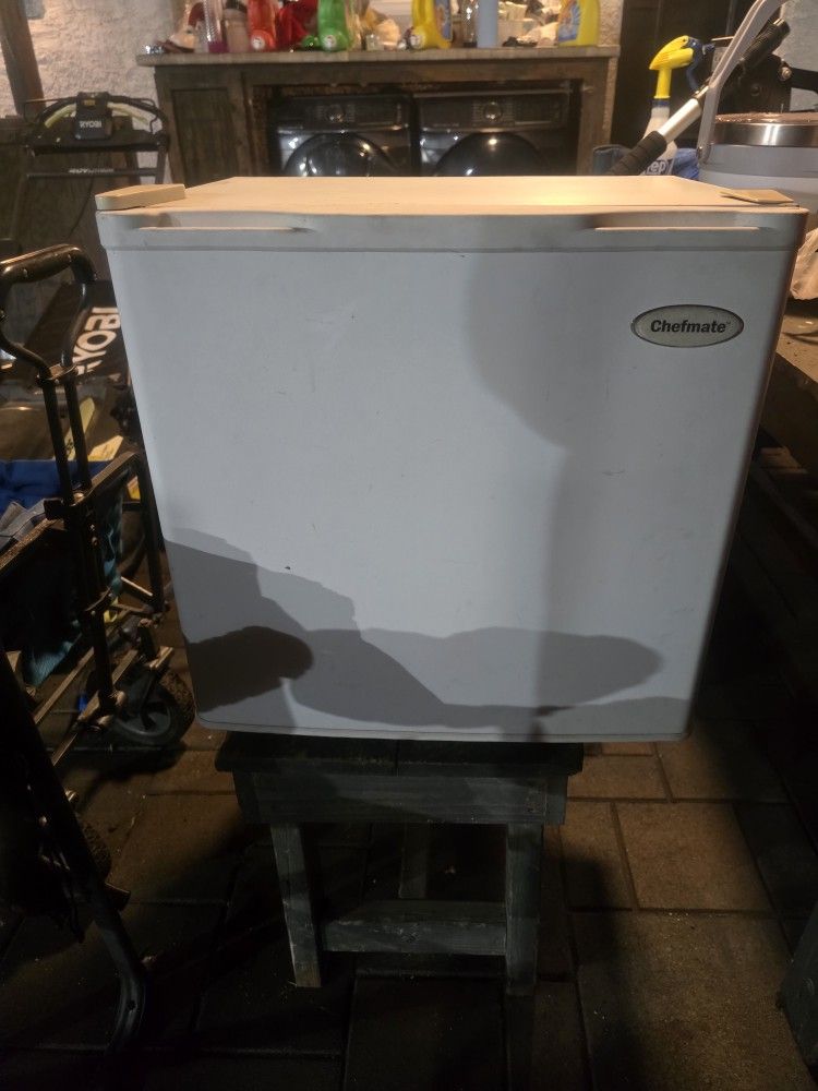 Mini Fridge