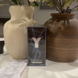 Yves saint Laurent y eau de Parfum 3.3 oz