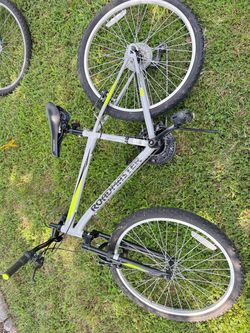 Roadmaster Mountain Bike Gray and Yellow