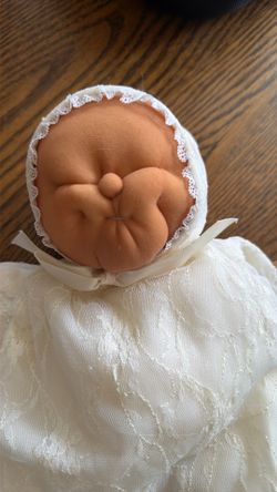 Vtg Handmade Faceless Soft Sculpture Baby Doll White Lace Christening Gown Cloth Doll