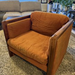 mid-century modern–style lounge/club chair