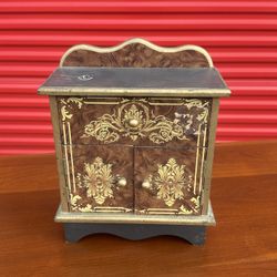 Wall Hanging Cabinet 