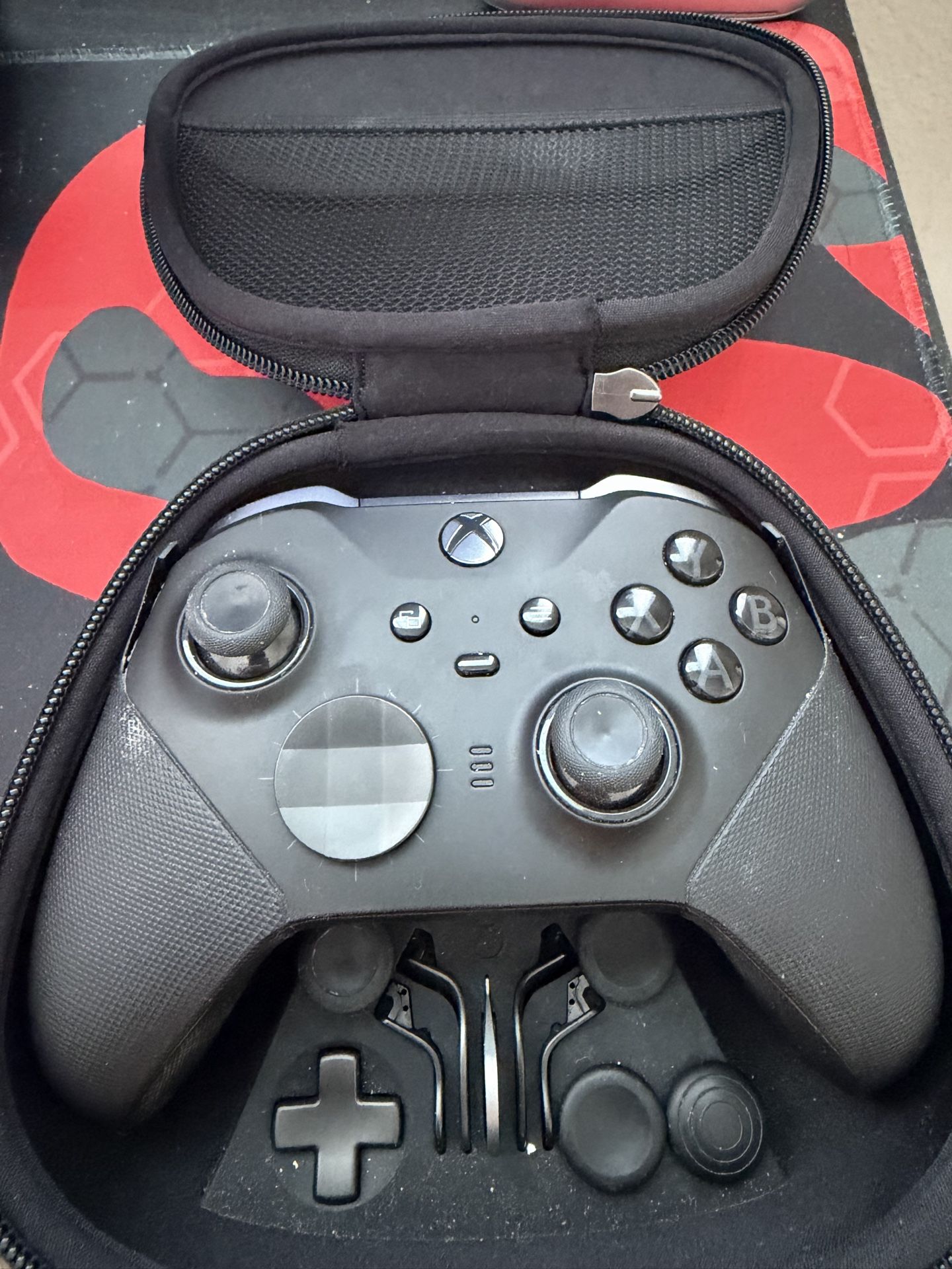 Xbox Elite Series 2 Controller w/ Case & Accessories (Stick Drift)